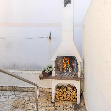 1 Bedroom Cozy In *