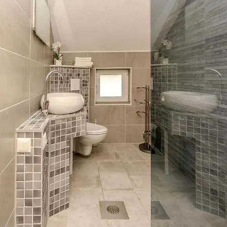 Apartment In With Wifi *